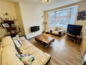 Lounge- click for photo gallery